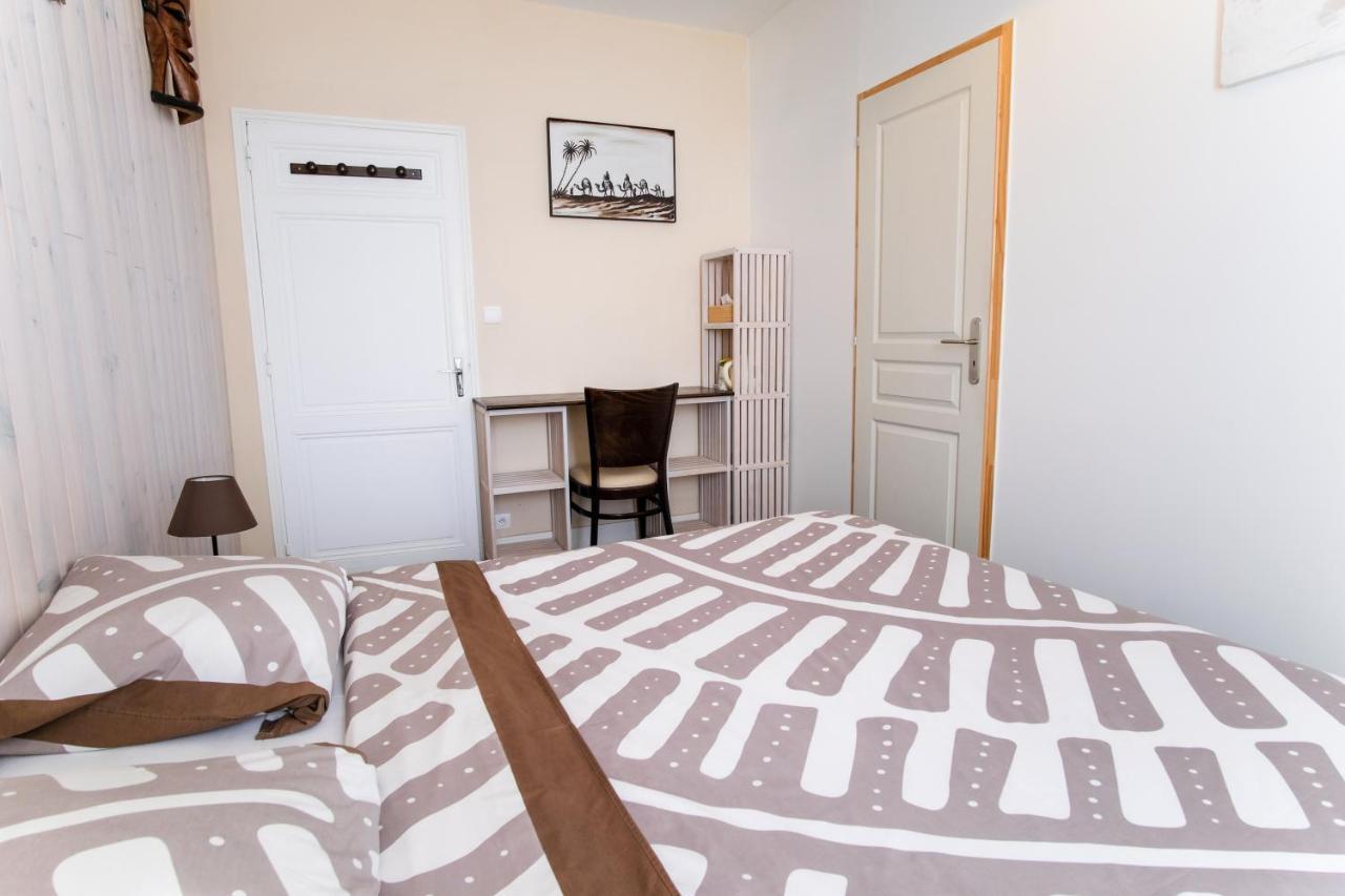 Les Gues Rivieres Bed & Breakfast Pujols  Exterior foto